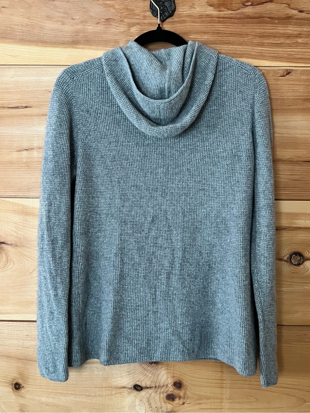 L.L.Bean Light Gray 100% Cashmere Hooded Zip Sweater Quiet Luxury Cabincore Soft - Picture 7 of 7